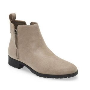 New Caslon Women's Brielle Water Resistant Suede Tan Booties Nordstrom ~Size 6.5